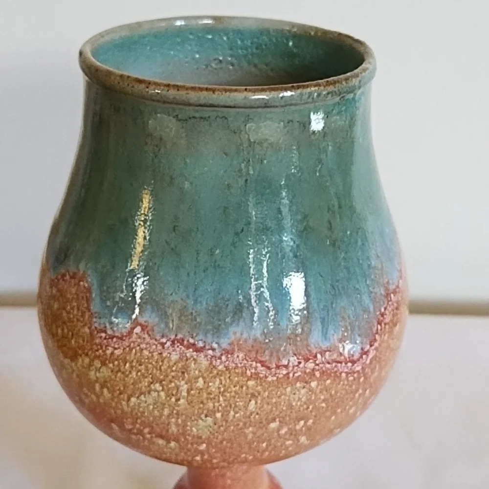 GOBLET OR CHALICE, WHEEL-THROWN STONEWARE POTTERY, DISTINCTIVE 2-TONE DRIP GLAZE